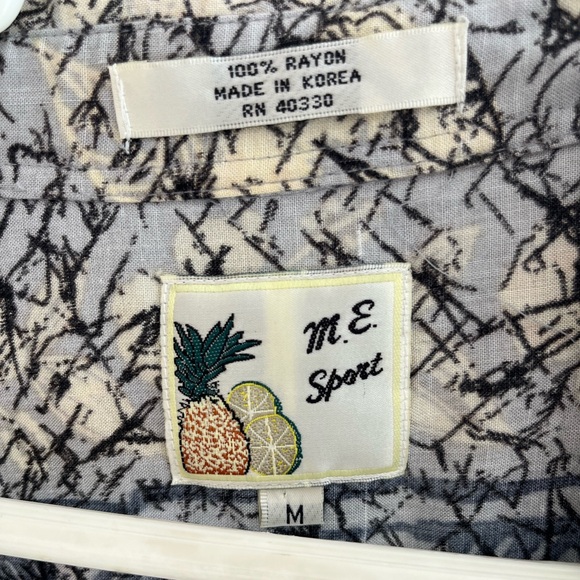 Vintage Men’s Button Up Size Medium Short Sleeve Rayon Shirt - Picture 5 of 5